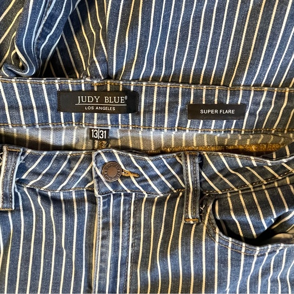 Judy Blue Engineer Striped High Waist Super Flare Jeans 13/31 - Picture 8 of 9